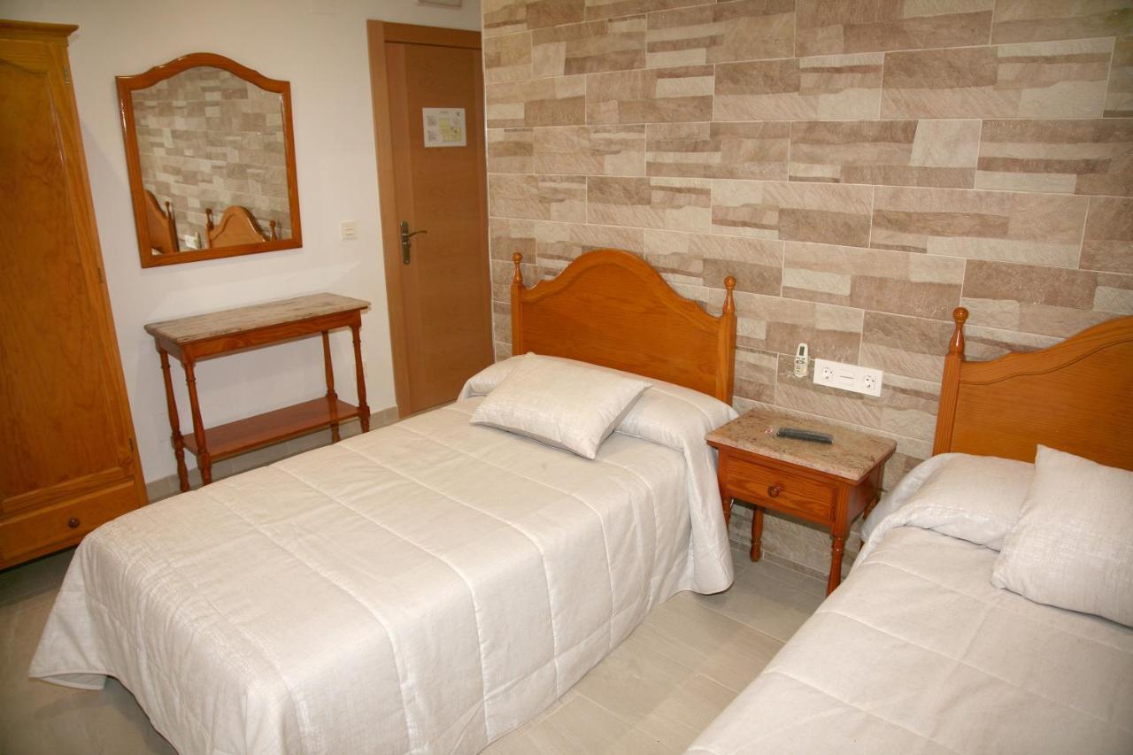 Hostal Restaurante Grela Pozo Alcon Exterior photo